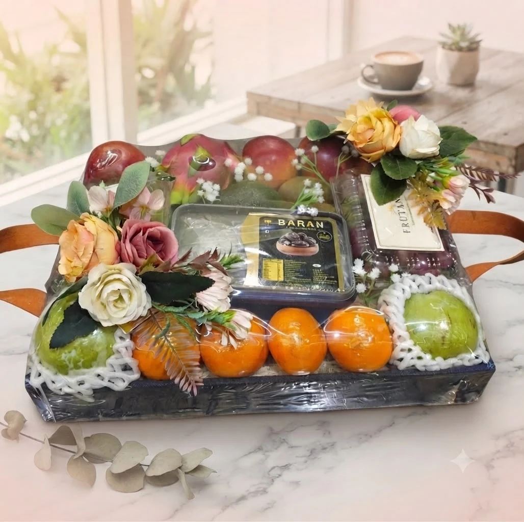 Fruit & Dates Gift Tray