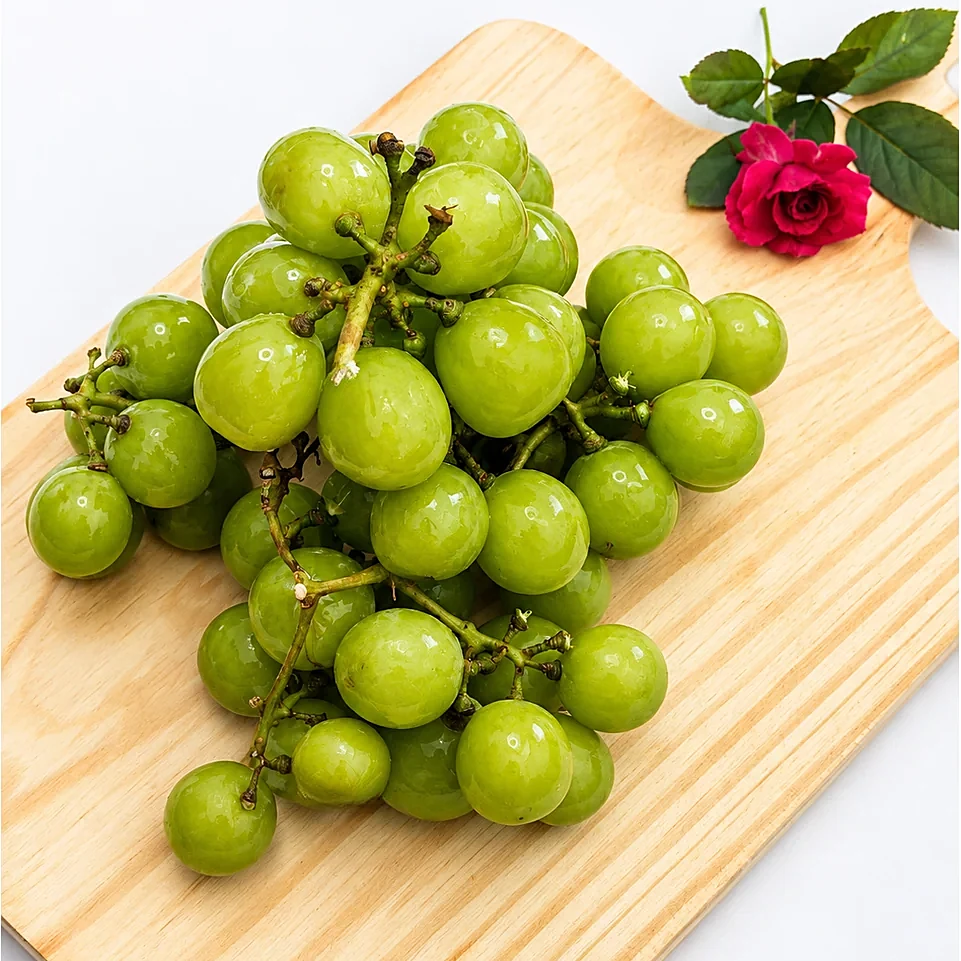 Shine Muscat Seedless Grapes
